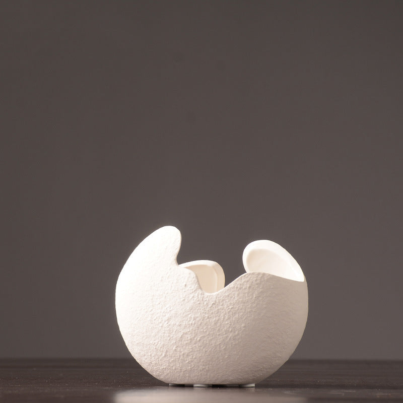 Vase Sculptural en Céramique Blanche